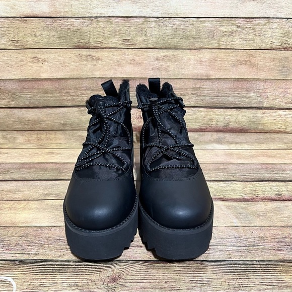 Ugg Toggle Rising Ankle Boots - Picture 4 of 10